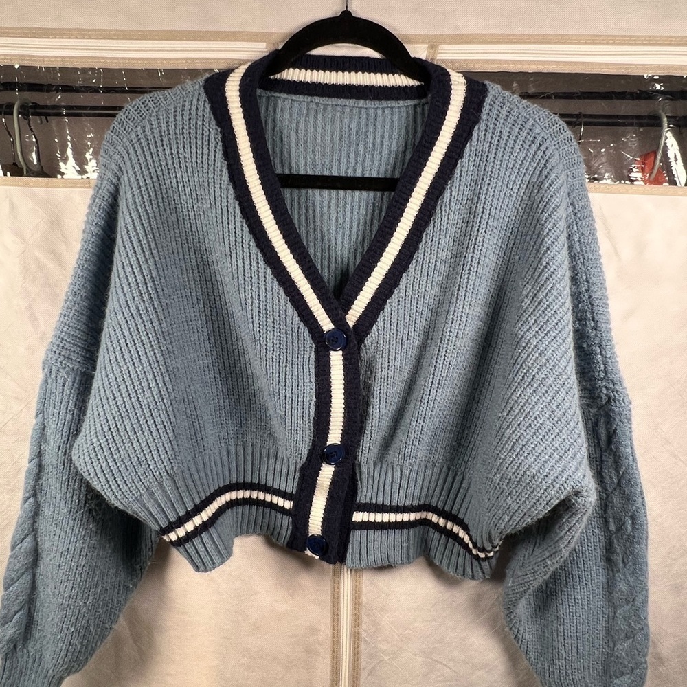 Blue Cropped Oversized Cardigan very cute by measurements it’s S/M - Picture 2 of 5